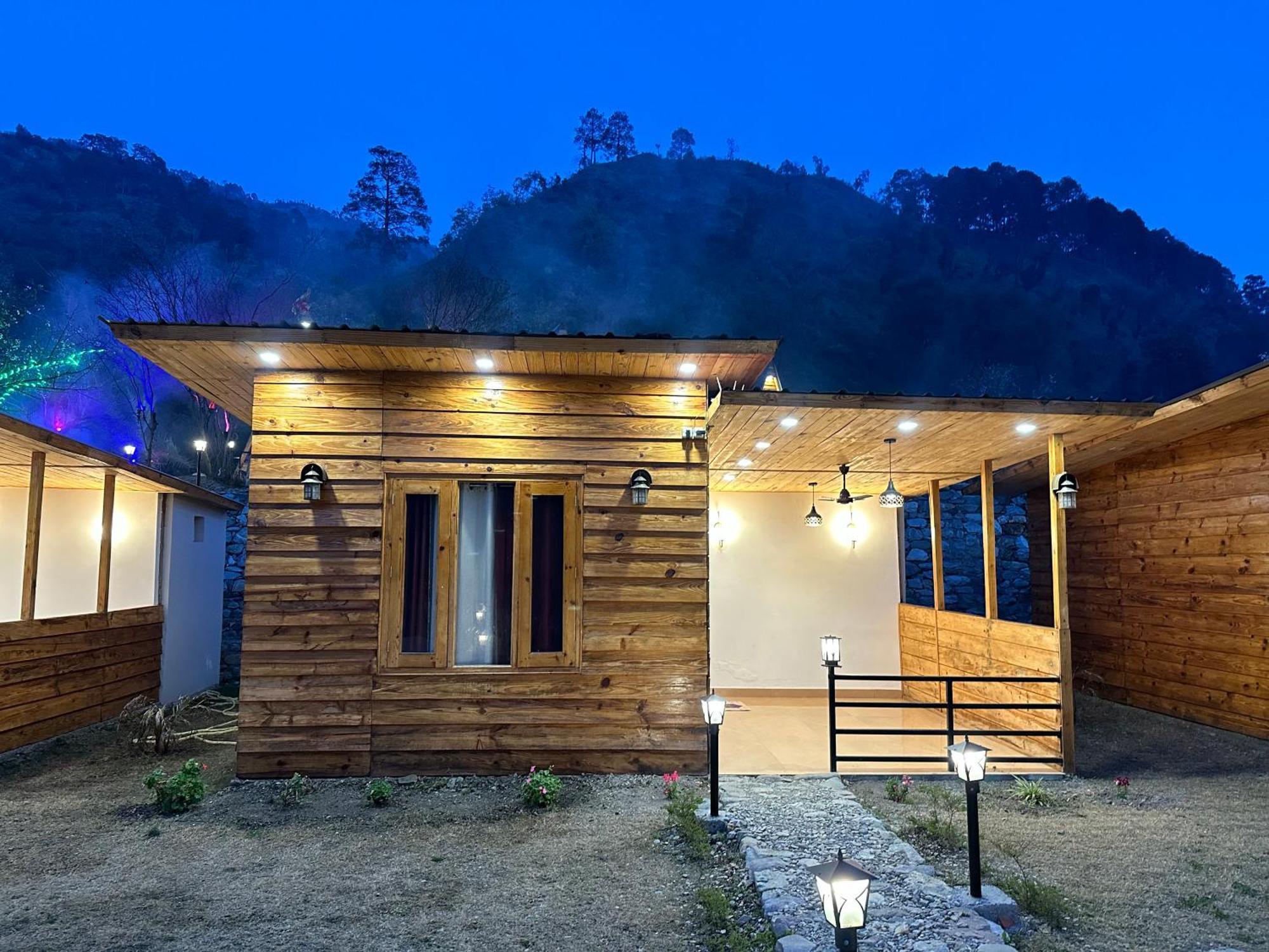 Cabana Riverside Resort - Kainchi Dham Nainital Εξωτερικό φωτογραφία