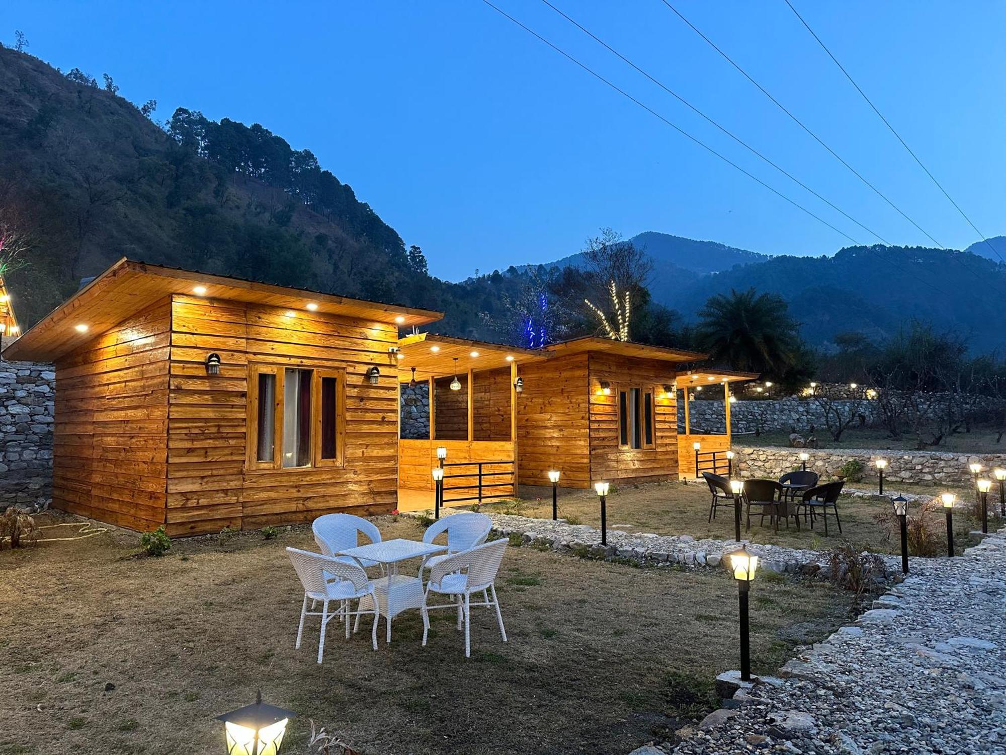 Cabana Riverside Resort - Kainchi Dham Nainital Εξωτερικό φωτογραφία
