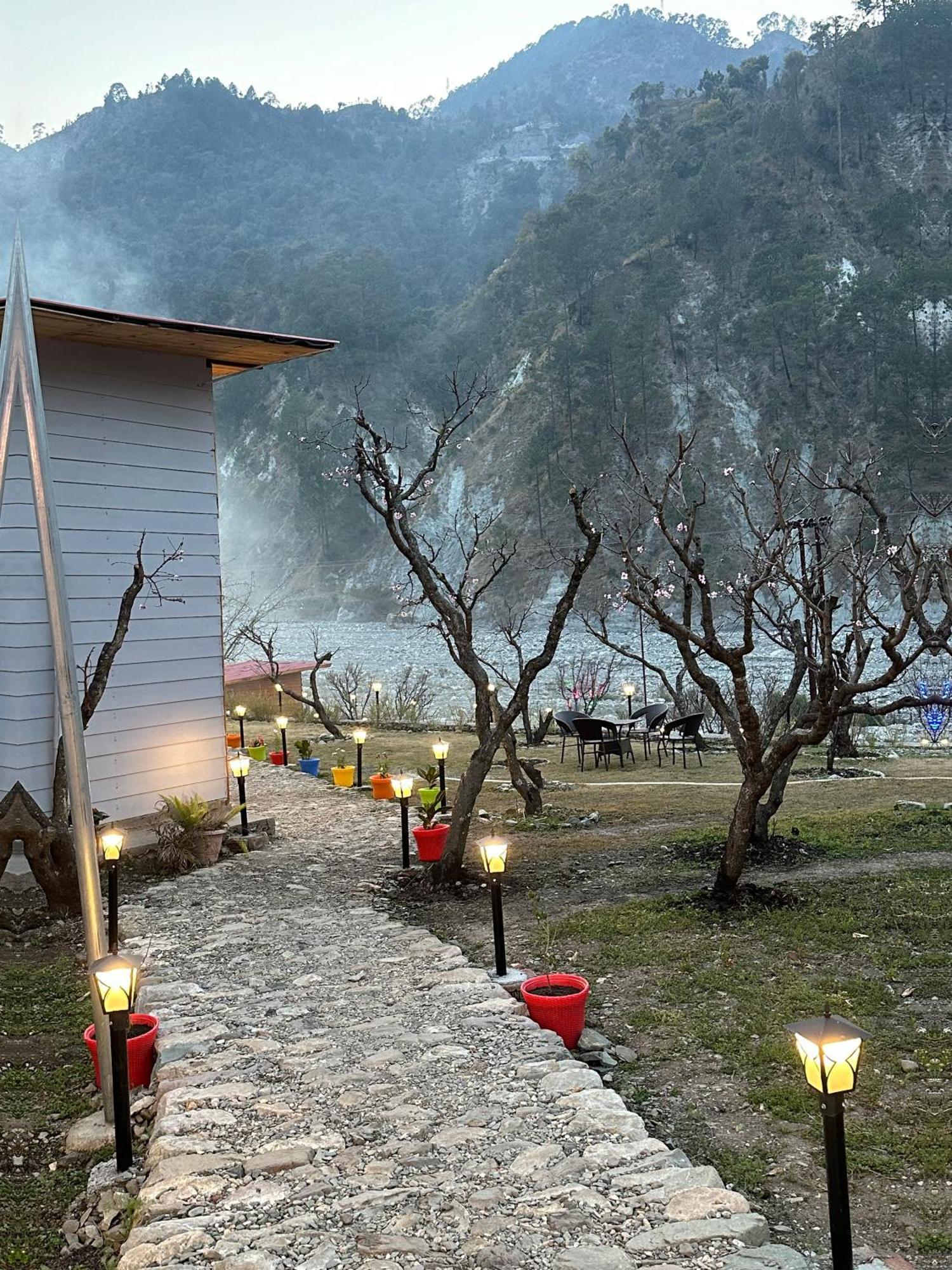 Cabana Riverside Resort - Kainchi Dham Nainital Εξωτερικό φωτογραφία