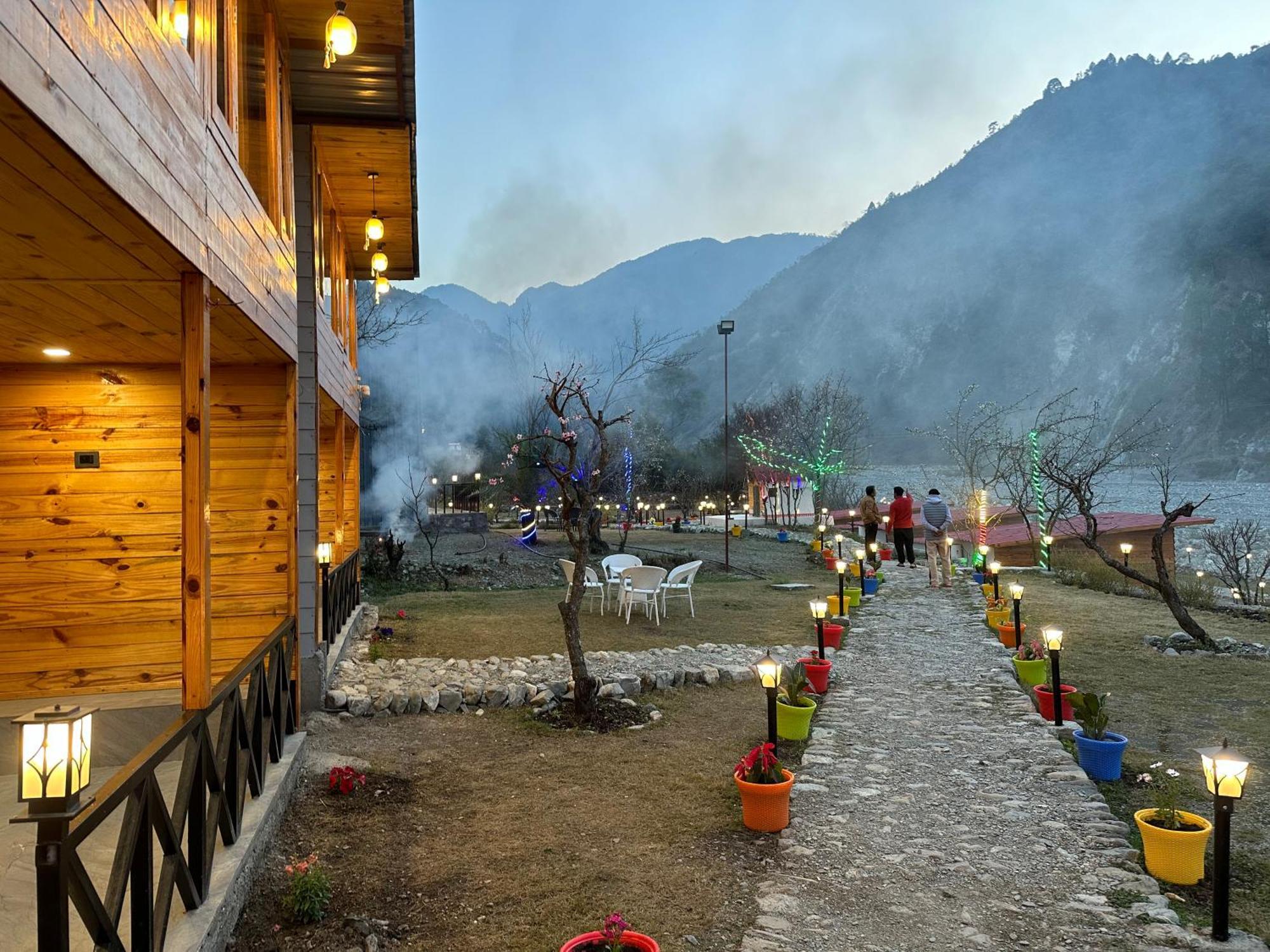Cabana Riverside Resort - Kainchi Dham Nainital Εξωτερικό φωτογραφία